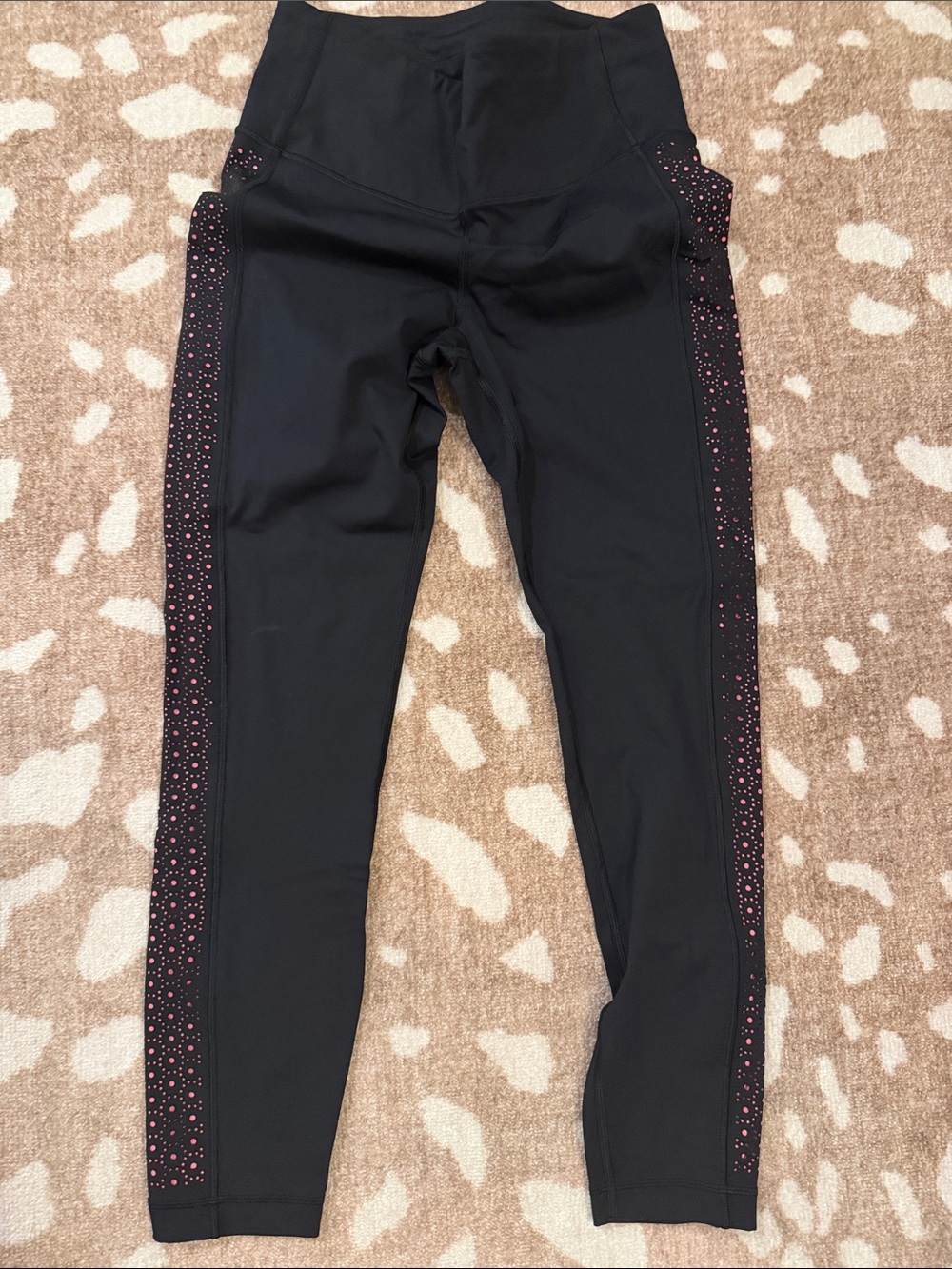 lululemon athletica Black Leggings with Pink Dot Side Panels size 8